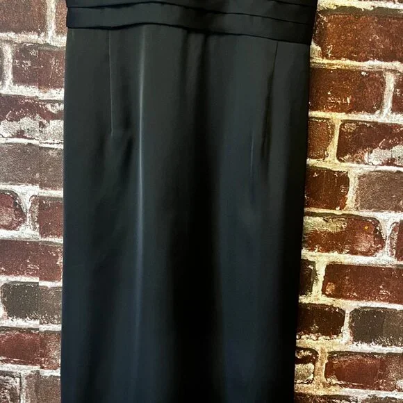 Black Halter Neck Ruffle Dress - Picture 3 of 9